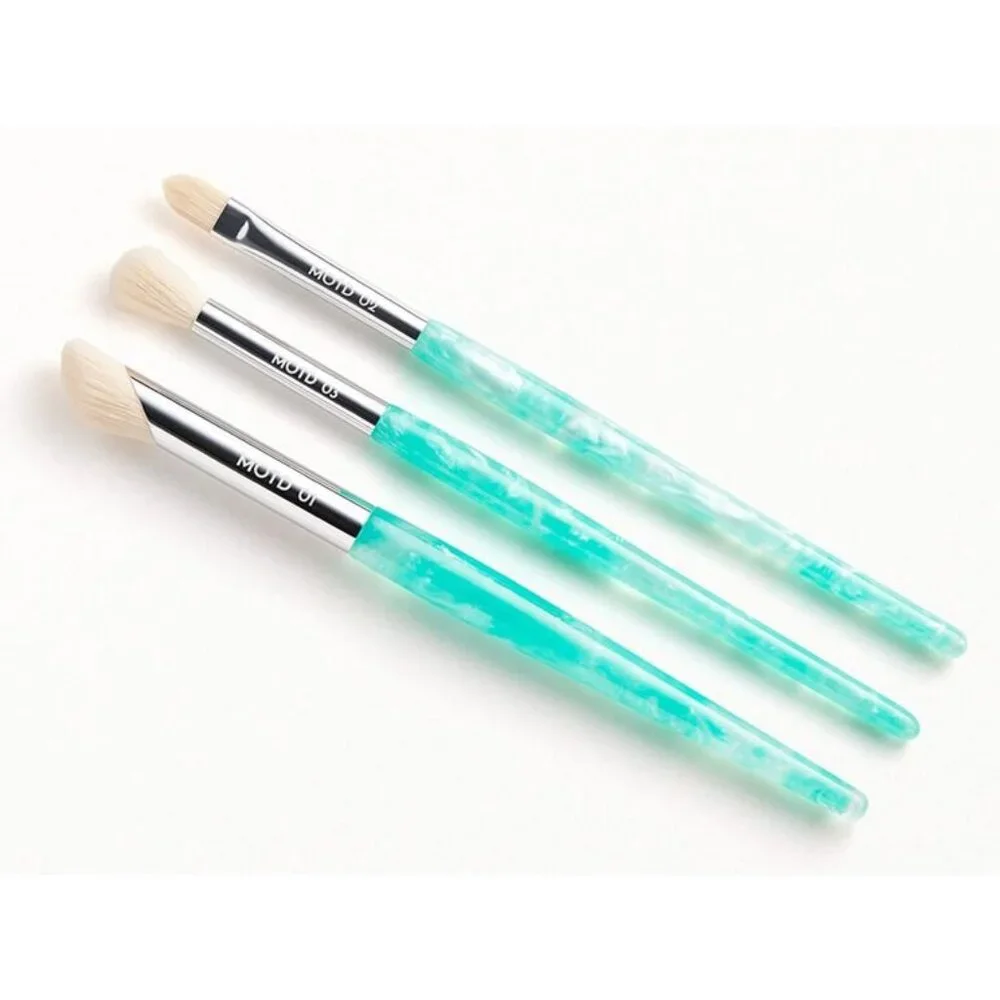 MOTD Cosmetics 3-Piece Makeup Brush Set Aqua Handles BONUS Yellow Wave Pouch